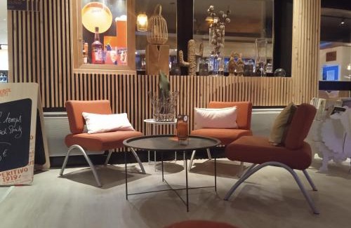 Contrexeville Hotel | Inviting Beddy-bye Hôtel with Ocean Views & Pool Access
