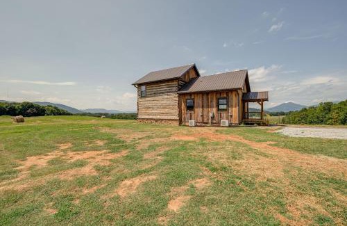 Bedford House | Bedford Cabin with Porch - 10/10 Guest Rated Retreat