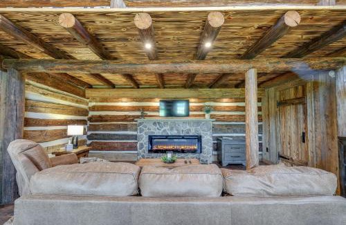 Bedford House | Bedford Cabin with Porch - 10/10 Guest Rated Retreat