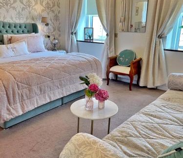 Balbriggan House | Discover Bedford House & Hall: Family-Friendly Retreat