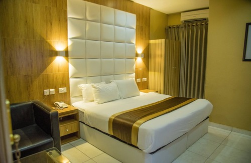 Warri Hotel | Discover Bedouin Hotel & Suites: Pool, Dining & Family Fun