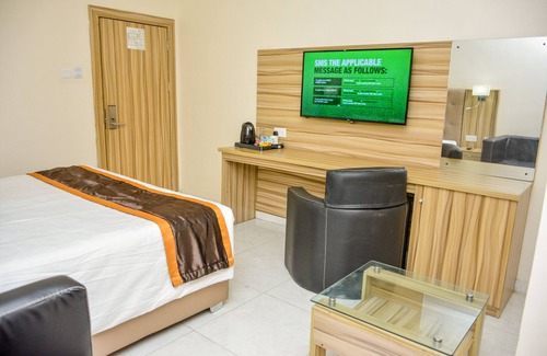 Warri Hotel | Discover Bedouin Hotel & Suites: Pool, Dining & Family Fun