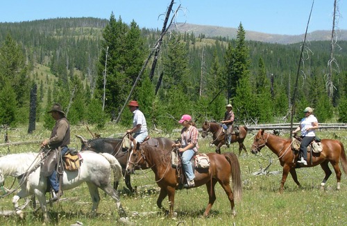 Flagg Ranch RV Rental | Bedroll and Breakfast - Campground