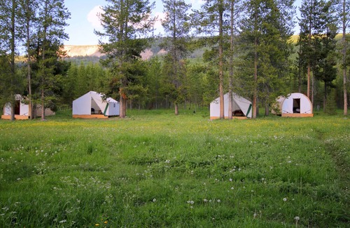 Flagg Ranch RV Rental | Bedroll and Breakfast - Campground