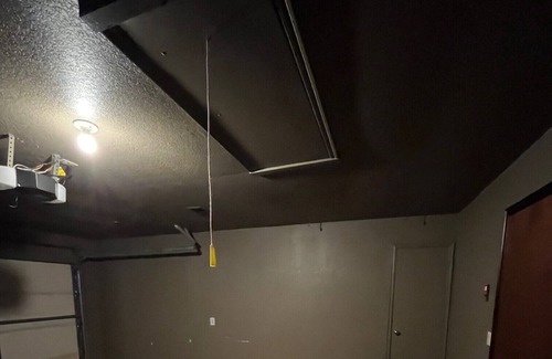 Norman House | Convenient Bedrooms Near Campus with Driveway Parking