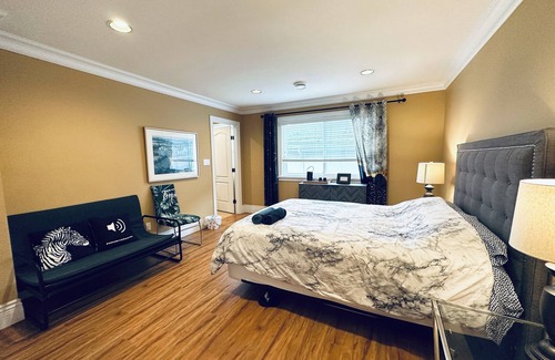 Richmond Bed & Breakfast | bedrooms with private bedrooms in charming Richmond with WiFi close to YVR