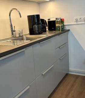 Biebertal House | Bee Apartment: Perfect for Groups & Monteure, PS5 Ready