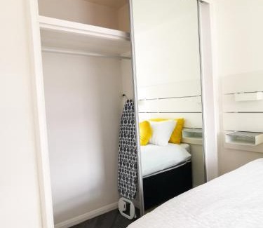 Merthyr Tydfil House | Bee At Home: Guest Rated 9.1 for Your Perfect Stay