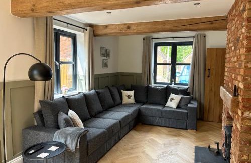 Romsey House | Family-Friendly Getaway at Bee Cottage - Romsey