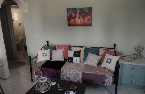 Kokinos Pirgos House | Explore Bee Life Apartments: Family-Friendly Retreat