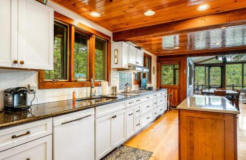 Hubbardton House | Experience Beebe Lake House: Pet-Friendly with Ocean Views