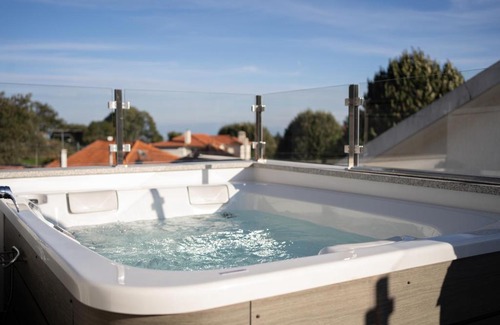 Caramulo House | Beecaramulo-Apiturismo: Guest Rated 9.7 with Ocean Views