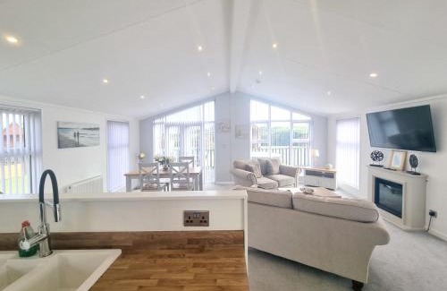 Fitling House | Relax at Beech 28 with Private Hot Tub & Family Amenities