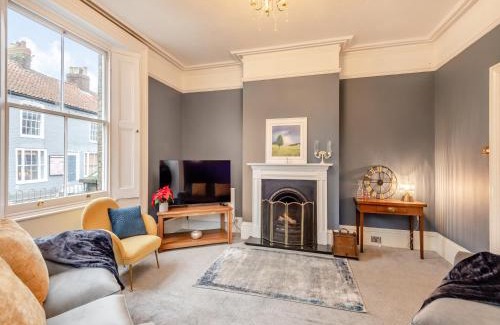 Wainfleet All Saints House | Beech House: Guest Rated 10/10 with Pet-Friendly Amenities