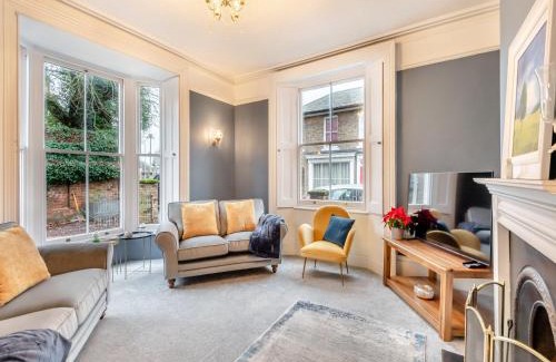 Wainfleet All Saints House | Beech House: Guest Rated 10/10 with Pet-Friendly Amenities