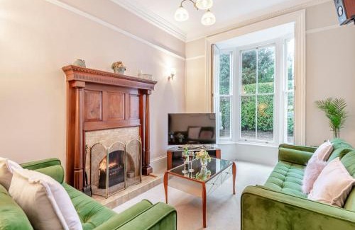 Wainfleet All Saints House | Beech House: Guest Rated 10/10 with Pet-Friendly Amenities