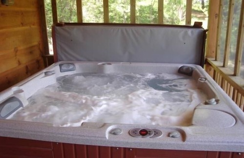Elk Park Cabin | Experience Tourist Trap-Free Getaways with Top Amenities