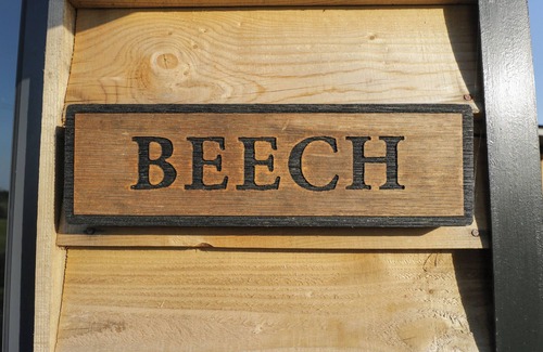 Kemble Cottage | Pet-Friendly BEECH in Kemble: Guest Rated 10/10