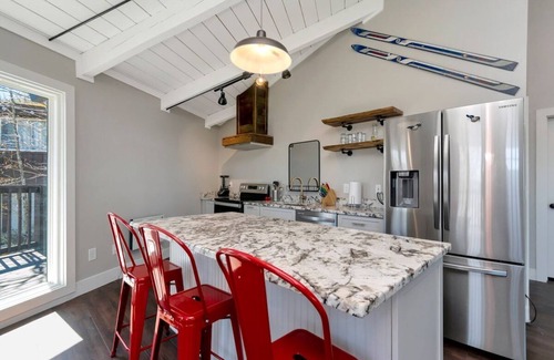 Beech Mountain Cottage | Beech Please! - Guest Rated 10/10 with Family-Friendly Perks