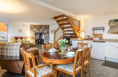 Brynrefail House | Experience Beech Tree Cottage: Pet-Friendly Retreat
