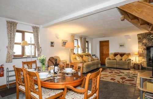 Brynrefail House | Experience Beech Tree Cottage: Pet-Friendly Retreat