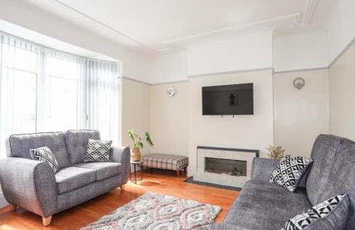 Prestatyn House | Family-Friendly Stay at Beeches - A 4-Star Experience