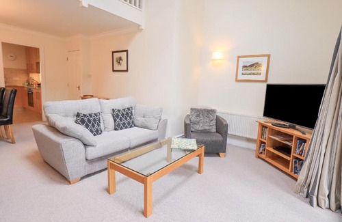 Ambleside Apartment | Beechside Hotel: Family-Friendly Retreat with Perfect Reviews