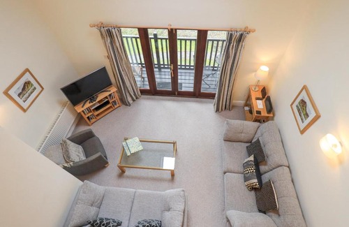 Ambleside Apartment | Beechside Hotel: Family-Friendly Retreat with Perfect Reviews