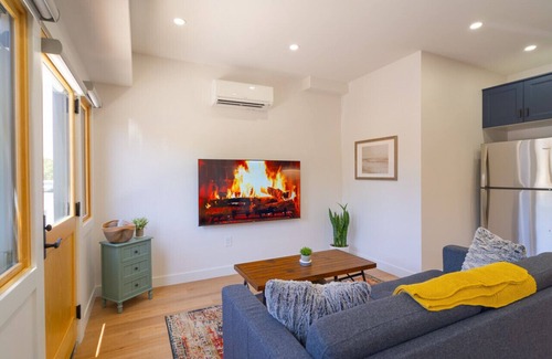 South Park Apartment | Beechwood One Bedroom: Pet-Friendly Oasis in South Park