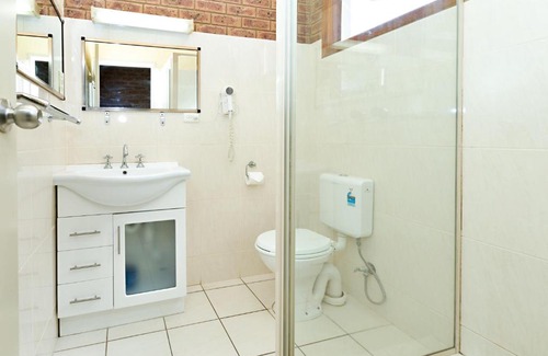 Beechworth Hotel | Discover Beechworth Carriage Motor Inn: Family-Friendly Oasis