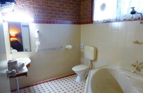 Beechworth Hotel | Discover Beechworth Carriage Motor Inn: Family-Friendly Oasis