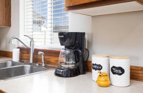 Rathdrum House | BeeCozy Cottage: Family-Friendly Getaway Near Silverwood!