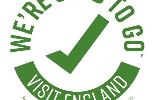 Roundham Bed & Breakfast | Discover Beecroft Lodge: 4-Star Retreat with Dining Options