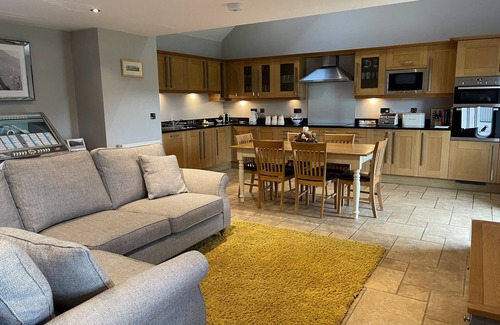 Tweedmouth Cottage | Beehive Barn