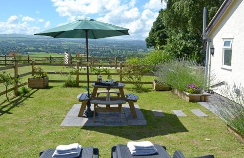 Bodfari House | Delightful Beehive Cottage: A 5-Star Family Retreat