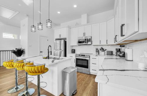 Northside House | BeeHive House- Stylish Houston Getaway home