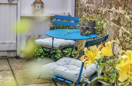 Biggar House | Experience Beeswing: A Victorian Gem with Family Amenities