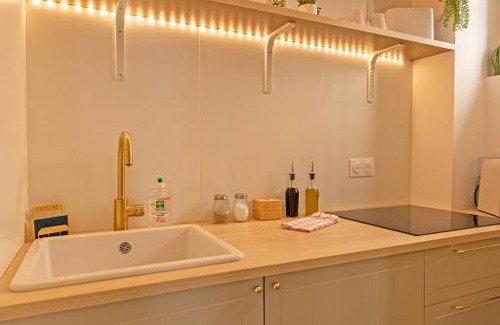Saint - Michel Apartment | Convenient St Michel Hotel Near Metro, Tram & Stadium