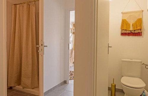 Saint - Michel Apartment | Convenient St Michel Hotel Near Metro, Tram & Stadium