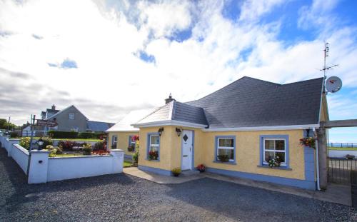 Grange House | Guest Rated Beezies Self Catering Cottages with Ocean Views