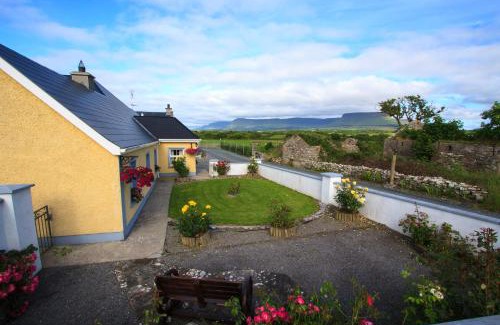 Grange House | Guest Rated Beezies Self Catering Cottages with Ocean Views