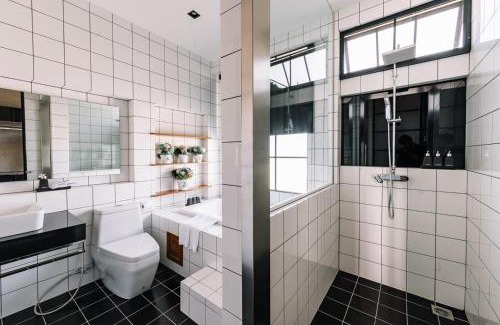 Hang Dong House | Beforesunset: Guest Rated 9.5 with Pool & Hot Tub Amenities