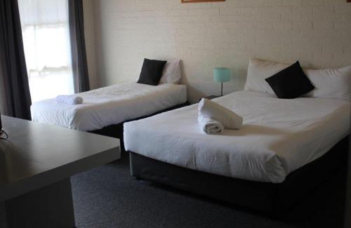 Bega Hotel | Bega Downs Motor Inn