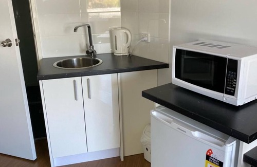 Bega Hotel | Ideal Bega Motel: Family-Friendly with Breakfast Included