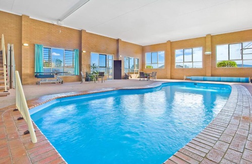 Bega Hotel | Comfortable Stay at Bega Village Motor Inn with Pool Access