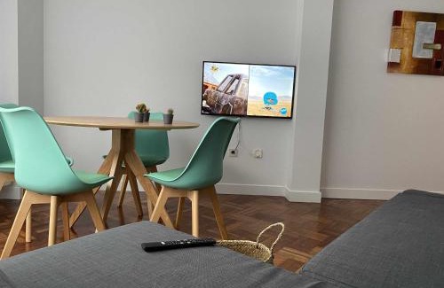Distrito Llano Apartment | Discover Begoña Centro by FlowHome – Family-Friendly Retreat