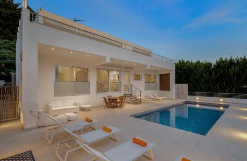Can Furnet Villa | Discover Begonia - Can Furnet: Family-Friendly Retreat