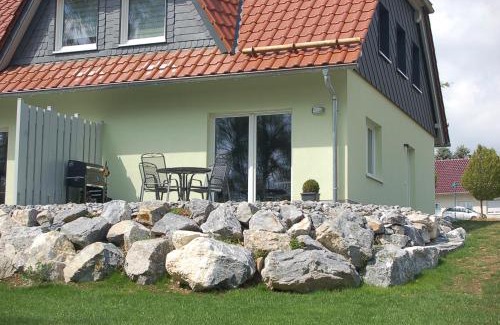 Tanne House | Cozy Zaunkönig Cottage with Fireplace and Sauna Retreat