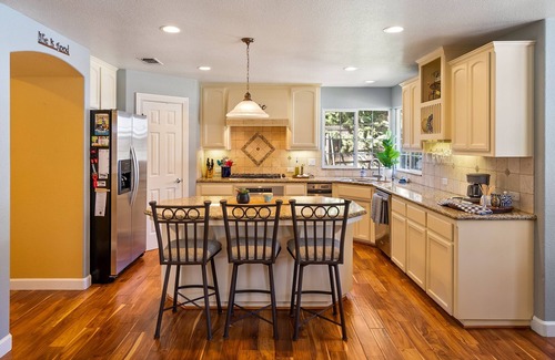 Templeton House | Behind The Red Door: Private Oasis in Wine Country