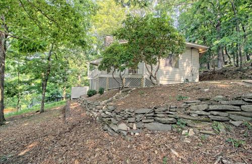 Tate House | Behr Ridge: Pet-Friendly Retreat with Pool and a 9.3 Rating